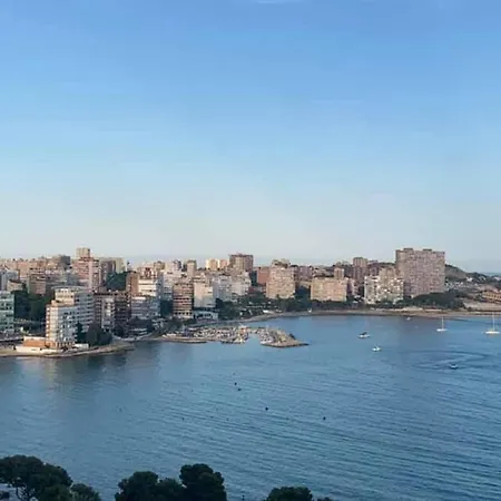 Playa Albufereta. Espectaculares Vistas Al Mar. 阿利坎特